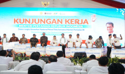 Kunjungi Kediri, Mentan Amran Paparkan 4 Solusi Tingkatkan Produktivitas Tebu Nasional