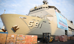 Mentan Amran Apresiasi Kolaborasi TNI–Polri dalam Pengiriman Bantuan Bencana Sumatra