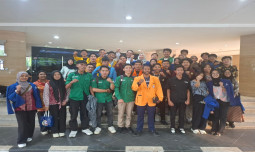 Mentan Amran Dengar Aspirasi Mahasiswa dan Beri Solusi Cepat di Lobi Kementan