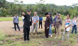 Bantuan Fasilitas Irigasi Diharapkan Bantu Produksi Para Petani di Jabar