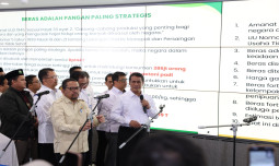 Mentan Amran Tegaskan Ada Mafia Bermain di Balik Kelangkaan Beras Premium di Ritel
