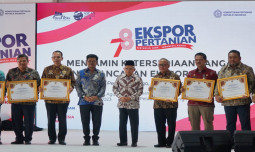 Lepas Ekspor Pertanian Senilai 12,45 Triliun, Wapres Sampaikan Penghargaan Ke Mentan SYL