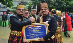 Menteri Pertanian Beri Penghargaan terhadap Kinerja Kearsipan Lingkup Kementan Di Momentum HUT RI Ke-78