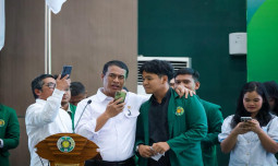 Mentan Amran Ulurkan Kepedulian bagi Mahasiswa USU Korban Banjir, Penerima Bantuan Ungkap Rasa Syukur