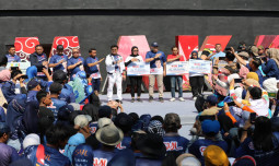 Bersama Ribuan Warga Makassar, Mentan SYL Gelar Jalan Sehat dan Tani On Stage