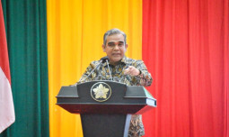 Kesan Ketua MPR pada Mentan Amran: Pengumuman Harga Pupuk Turun Bikin Semua Petani Senang