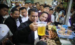 Sidak di Pasar Gede Solo, Mentan Amran Temukan Minyakita Masih Belum Sesuai Takaran