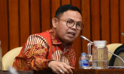 DPR: Buat Apa Motor dan Mobil Listrik Kalau Anggaran Pertanian Turun