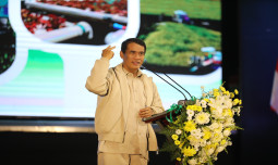 Mentan Amran Targetkan 12 Juta Ton Produksi Padi di Jawa Timur