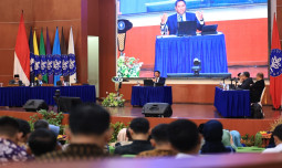 Lulus Doktor IPK 4,0, Wamentan Sudaryono Bongkar Rahasia Holding BUMN