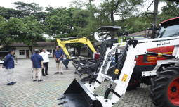 Wamentan Sudaryono Dukung PT Pindad Produksi Alsintan Demi Kemandirian Pangan Indonesia