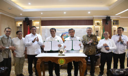 Teken MoU, Mentan Amran dan Menaker Yassierli Siapkan SDM Handal untuk Klaster Pertanian Modern