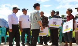 Puji Mentan Amran, Wapres Gibran: Menteri Pertanian Tak Pernah di Kantor, Selalu Turun ke Sawah