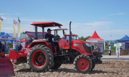 Panen Digenjot Setelah Lebaran, Kementan Gencarkan Penggunaan Alat dan Mesin Modern