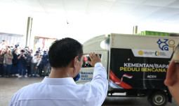 Mentan Amran Kembali Lepas 153 Truk Bantuan Banjir Sumatra