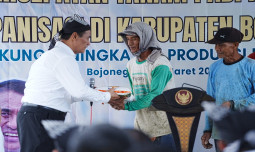 Mentan Amran Lakukan Percepatan Tanam Padi Dengan Pompanisasi Di Bojonegoro