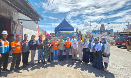 Kapal Pertama Jagung NTB Sandar di Surabaya, Kementan Dukung Distribusi Pakan Ternak Jadi Makin Efisien!