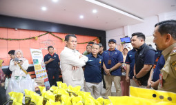 Mentan Amran Pantau Operasi Pasar di PT Pos Banjarbaru, Pastikan Harga Stabil dan Pasokan Aman