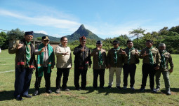 Berikan Beasiswa Bagi Santri di Sumbawa, Mentan Amran: Saya Wakafkan Diri untuk Tanah Air