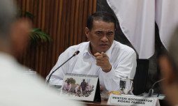 Jaga Produksi Nasional, Mentan Amran Perjuangkan Sawah dan Petani Desa Hutan