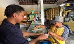 Petani Bisa Lebaran Tenang, Tebus Pupuk Kini Lebih Mudah