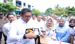 Datangi SDN 238 Palembang, Sudaryono Ungkap Misi Rahasia di Balik Program MBG