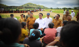 Mentan Amran Dampingi Wapres Gibran ke NTT, Tegaskan Komitmen Terus Dorong Kemajuan Pertanian