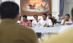 Agar Petani Tak Merugi, Wamentan Sudaryono Minta Bulog Serap Hasil Panen Raya