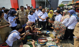 Komisi IV DPR-RI Bersama Kementan ke Pasar Johar, Pastikan Stok Bahan Pangan Aman