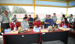 Dari Siborongborong, Wamentan Sudaryono Jadikan Balai Ternak Sebagai Solusi Ekonomi Warga!