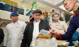 Sidak Pasar Tagog, Mentan Amran: Tak Ada Toleransi Harga di Atas HET